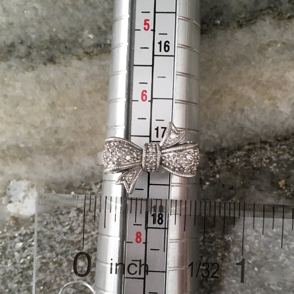 10k Solid White Gold Diamond Bow Ring - Picture 13 of 16